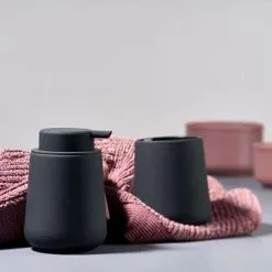 Zone Denmark Nova One Såpedispenser -Varme og inneklima Salgsbutikk zone denmark nova one sapedispenser 330160 miljobilde 3 tilpasset comfort